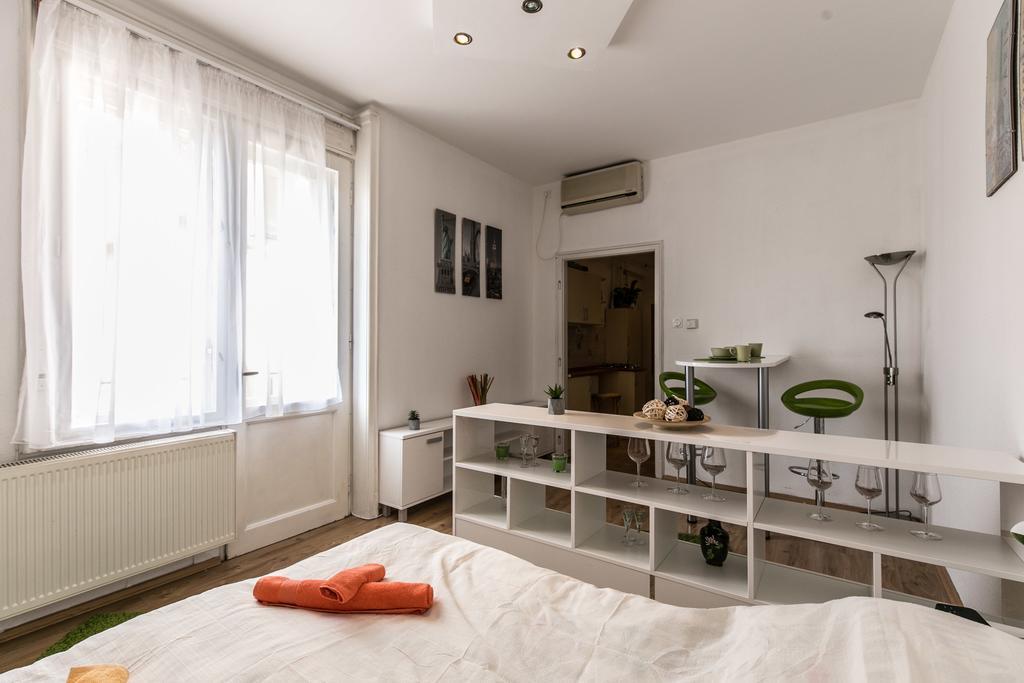 Balzac Apartment Boedapest Buitenkant foto