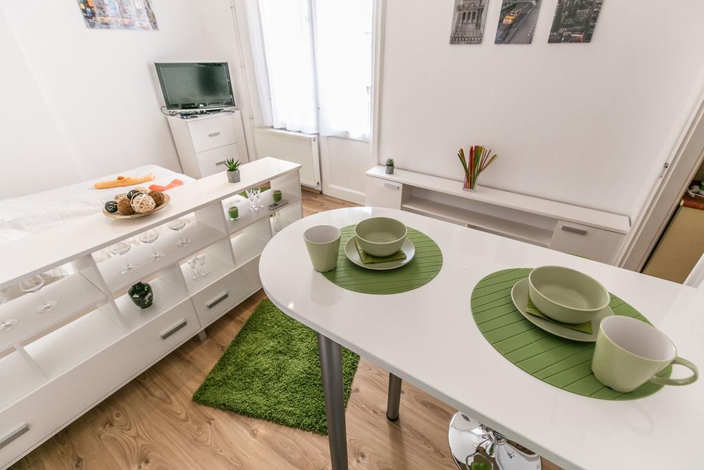 Balzac Apartment Boedapest Buitenkant foto