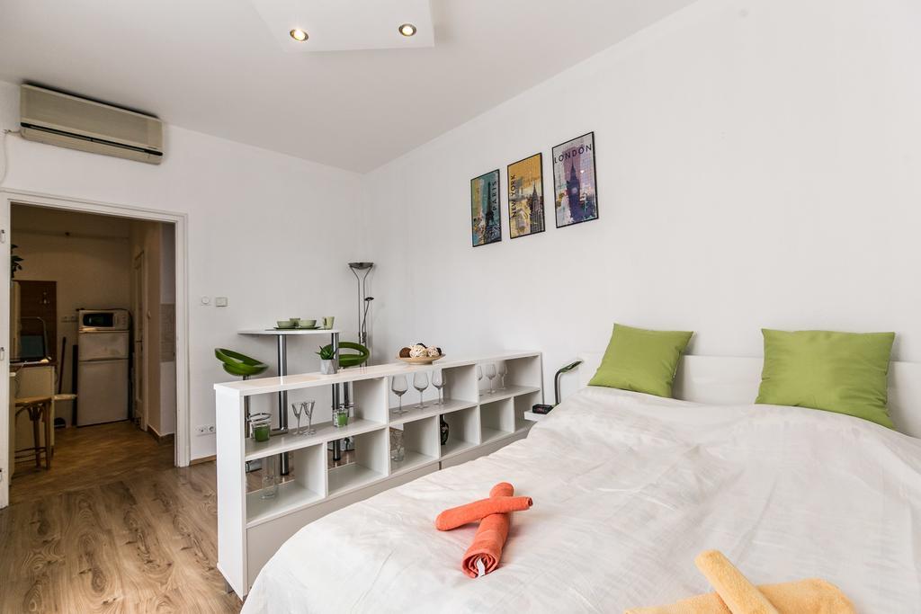 Balzac Apartment Boedapest Buitenkant foto